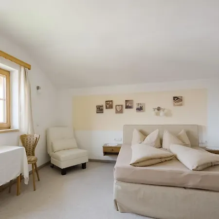 Apartment In Near Lift, Cleaning Included