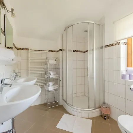 Apartment In Near Lift, Cleaning Included *