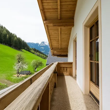 In Near Lift, Cleaning Included * Hainzenberg